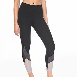 Athleta Salutation Colorblock 7/8 Legging